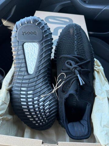 Yeezy - Sneakers - Maat: EU 43 - Nieuw met tags, Nieuw