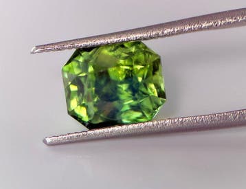 Blauw, Geel, Groen Saffier - 3.67 ct - Gem research Swiss, Nieuw