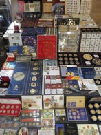 Wereld. Collection of coins/banknote/medals/euro inkl. pp