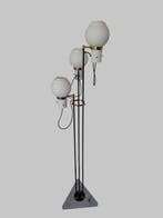 Staande lamp - Opaline glas - Toegeschreven aan Stilnovo
