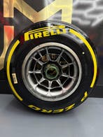 Wiel compleet met band - red bull - RB15 used wheel, Nieuw