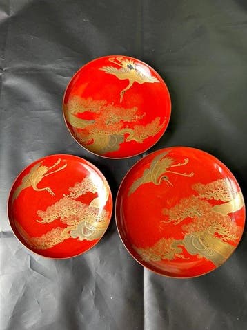 Kaga Maki-e - Beker - Hout, Urushi-lak, goud maki-e,