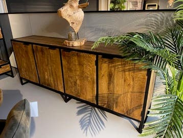 Dressoir massief Mango metaal 220cm br. voorraad actie prijs, Huis en Inrichting, Overige houtsoorten, Trendy industriële Industrieel vitrinekast glas metaal voorraad