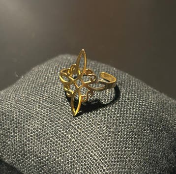 No-Fade Goud-Stijl Vergulde Witch Knot Patroon Ring, IJzer of Staal, Nieuw, Ophalen of Verzenden, Dame of Heer