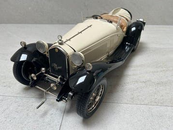 Pocher 1:8 - Modelauto - Alfa Romeo 8C 2300 Grand Touring, Hobby en Vrije tijd, Modelauto's | 1:5 tot 1:12, Nieuw