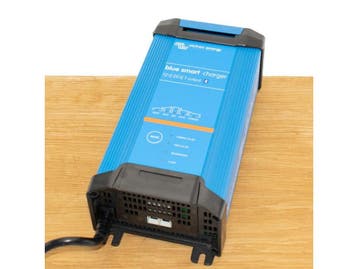Victron Energy 12 volt 20ah acculader, Verzenden, Nieuw, Universele onderdelen