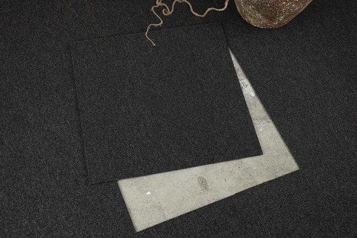 SALE!! - Tapijttegel Lagos Velours Lichtgrijs, Huis en Inrichting, Stoffering | Vloerbedekking, Nieuw, Ophalen of Verzenden