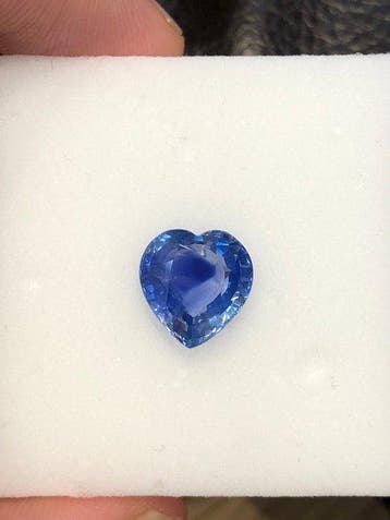 1 pcs Blauw Saffier - 5.12 ct - nternational Colored, Nieuw