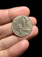 Belangrijke neogotische devotionele medaille in tin –