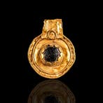 Oud-Romeins Gouden hanger met centrale edelsteen (Zonder