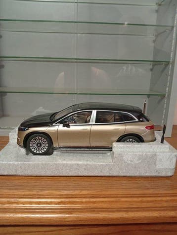 NZG 1:18 - Modelauto - Mercedes Maybach EQS 680 (Z296) 2024, Nieuw