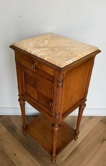 Gemerkt - Gesigneerd - Kast - Bijzettafel / Halkast /, Antiek en Kunst