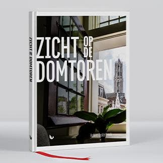 Zicht op de Domtoren - Robert Oosterbroek 9789083129020, Verzenden, Zo goed als nieuw, Robert Oosterbroek