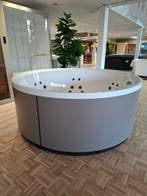 Novellini Divina Oasis R showroomaanbieding, Tuin en Terras, Bubbelbaden en Hottubs, Zo goed als nieuw, Vast