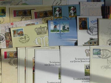 België - Verzameling van 31 herdenkingskaarten + 2 FDCs uit, Gestempeld
