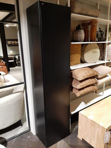 Teun Opbergkast Grenen - Diepzwart **SHOWROOMMODEL**, Huis en Inrichting, Kasten | Overige, Nieuw
