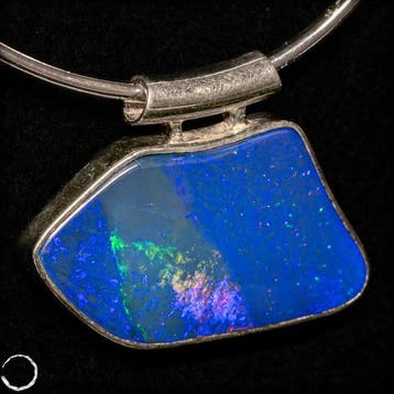 Uniek Blue Cliff Opal – Een dans van licht uit het hart van