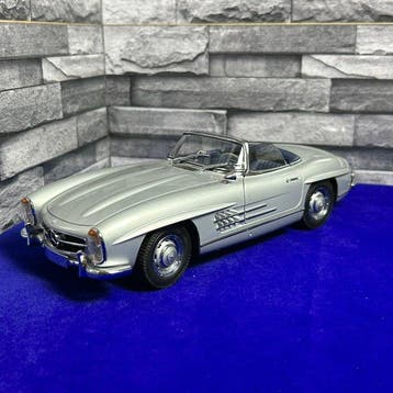 Minichamps 1:18 - Modelauto - Minichamps 1:18 Mercedes-Benz, Nieuw