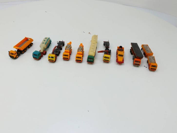 Schaal H0 set Kibri automodellen #3028 (1:87), Hobby en Vrije tijd, Modeltreinen | H0, Gebruikt, Analoog, Ophalen of Verzenden