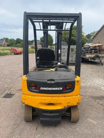 Jungheinrich 2500 kilo heftruck triplo mast, 2000 tot 3000 kg, Elektrisch, Heftruck