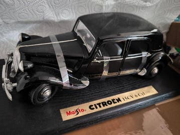 Maisto 1:18 - Modelauto - Citroën Traction Avant 15CV 6 Cyl, Nieuw