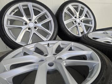 Tesla Model 3 19 inch velgen winterbanden Hyper Silver, Auto-onderdelen, Banden en Velgen, 19 inch, Banden en Velgen, Nieuw, 235 mm