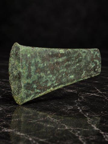 Bronstijd Brons Platte bijlkop uit de 2e millennium v.Chr. -