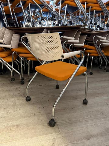 200x Vitra Visaroll 2 Verrijdbare Vergaderstoel (Visavis), Verzenden, Oranje, Zo goed als nieuw, Bureaustoel
