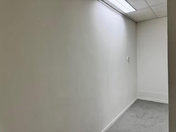 Opslag- en bedrijfsruimte18 m² – Begane grond – Adam 24/7, Huur, Opslag of Loods