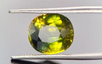Geel, Groen Saffier - 5.04 ct - Gem research Swiss Lab (GRS), Nieuw