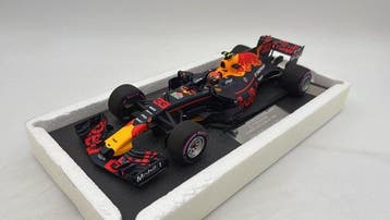 Minichamps 1:18 - Modelauto - Red Bull Racing Tag Heuer RB13, Nieuw