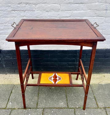 Ruime collectie antieke en klassieke bijzettafels /tafels