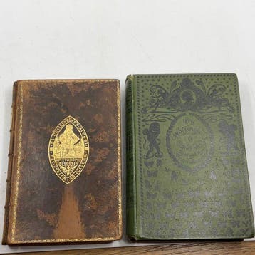 Mrs Gaskell & Charles Reade / Hugh Thomson (ill) - Cranford
