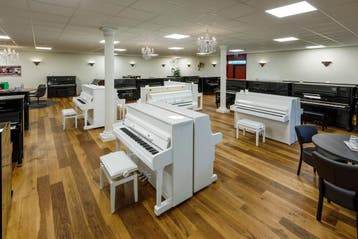 Witte Yamaha  pianos U1-U3- A-kwaliteit-10 jr gar., Zo goed als nieuw, Wit, Piano, Hoogglans