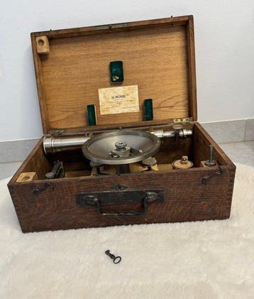 Oud topografisch instrument / Precisieniveau - H. Morin