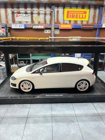 Otto Mobile 1:18 - Modelauto - Seat Leon MK2 Cupra R B9A, Nieuw