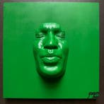 gregos - Green kiss on green background