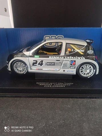 Universal Hobbies 1:18 - Modelauto - Renault sport clio, Nieuw