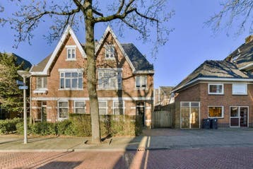 Huis te huur/Expat Rentals aan Badlaan in Amstelveen, Tussenwoning, Noord-Holland