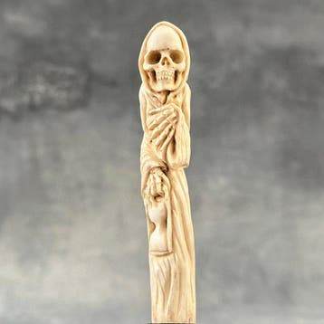 Snijwerk, NO RESERVE PRICE - Grim Reaper carving from deer