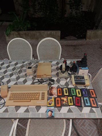 Commodore - Computer - Zonder originele verpakking, Spelcomputers en Games, Nieuw