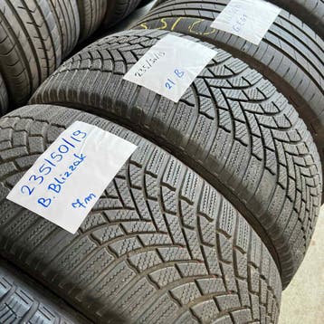2 x Bridgestone Blizzak 235-50-19 Winterbanden 7mm, 19 inch, Gebruikt, 235 mm, Band(en)