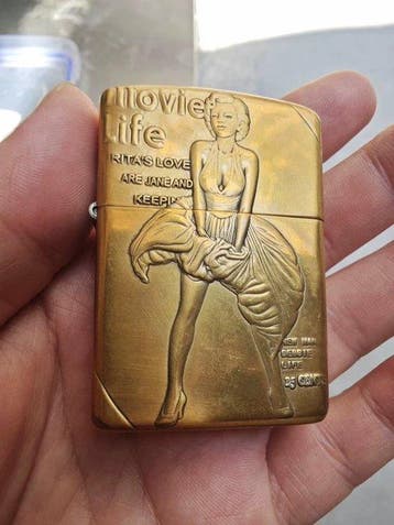 Zippo - Double-sided relief of Marilyn Monroe - Zonder, Nieuw