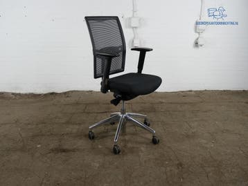 Ergonomische bureaustoel zwart mesh 4D armleggers hoge, Verzenden, Gebruikt, Bureaustoel