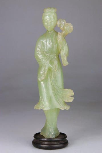 Grande Kwanyin Sculptuur Beeldje - Houten Sokkel -