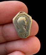 Esoterische en mysterieuze gotische bronzen medaille,