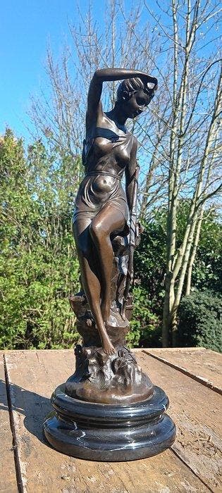 sculptuur, jachtgodin Diana Dianas Nymph naar L. Ledieu -, Antiek en Kunst