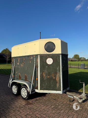 Leuke 2 paards paardentrailer / foodtrailer!, Ophalen, Zo goed als nieuw, Hout, 2-paards trailer