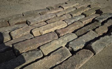 Oude gebakken waalformaten Bergh (op pallets), Ophalen of Verzenden, Gebruikt, Keramiek, Klinkers