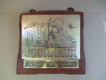 Tijdschriftenhouder - Art Deco. Wanddecoratie, brons en hout, Antiek en Kunst, Curiosa en Brocante